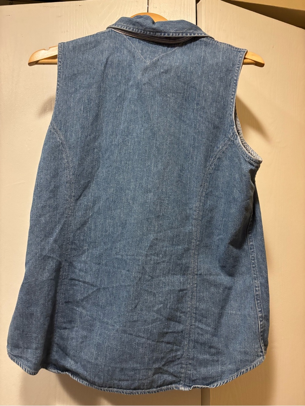 Tommy Hilfiger Denim Sleeveless Button-Up Shirt Blue - Picture 5 of 5